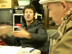 �b������