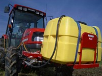 トラクタに付けたタンク